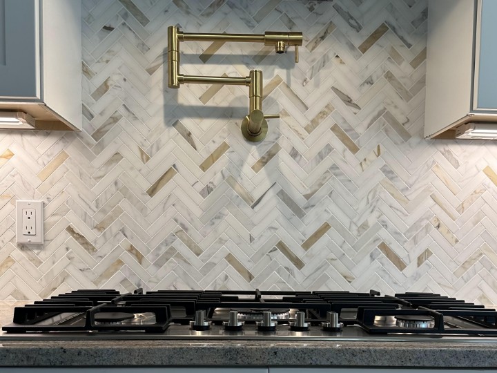 Calacatta Gold - 1x4” Herringbone Honed Tile